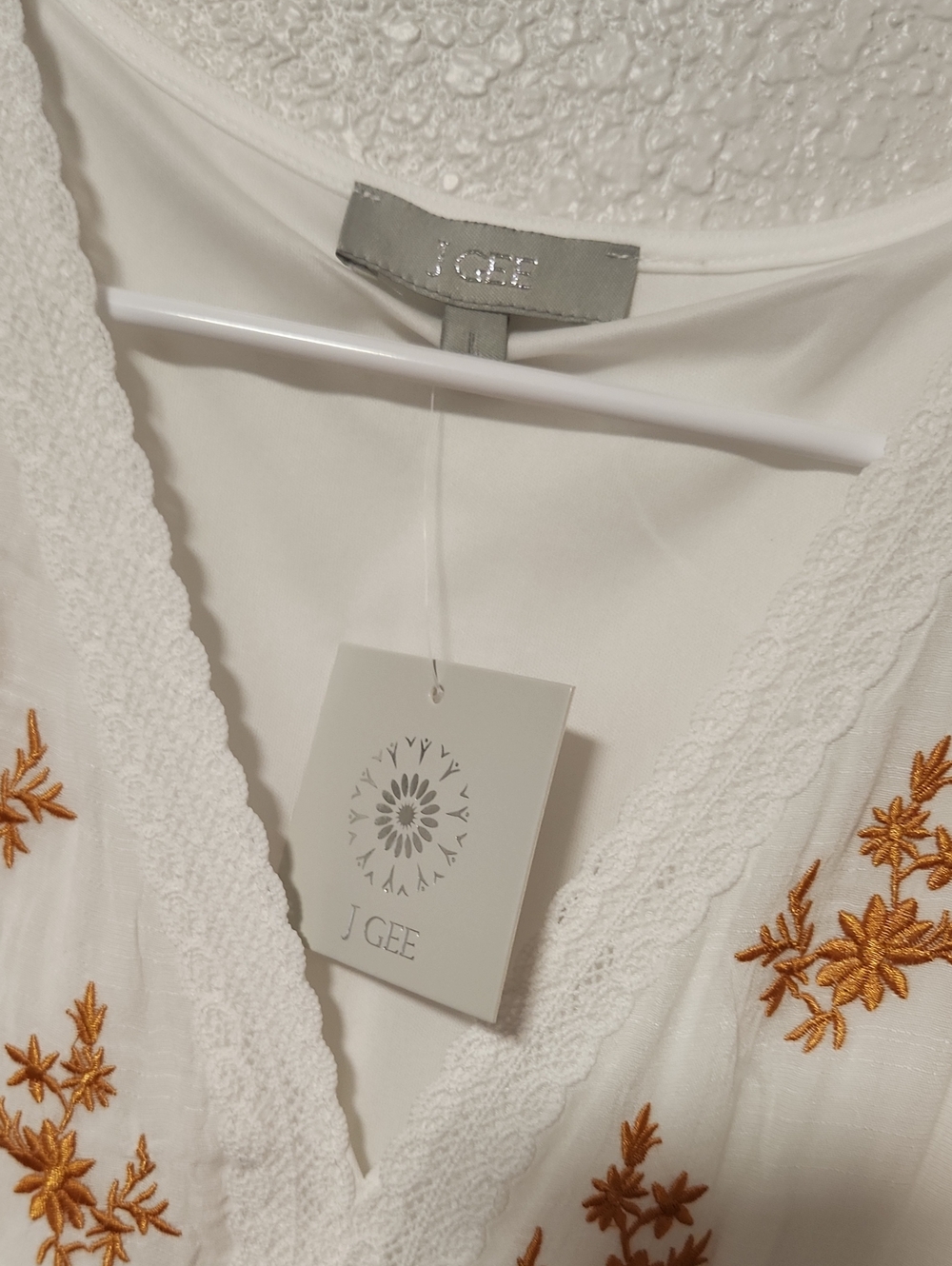 246.FINAL SALE J.Gee White Embroidered V-Neck Maxi Dress - Picture 5 of 6